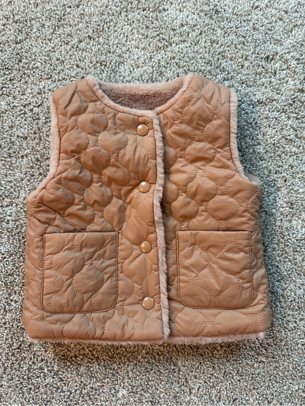 Girls Fall Clothing Lot Size 4T Plaid dress, quilted vest, fur vest, sweater - Picture 9 of 16